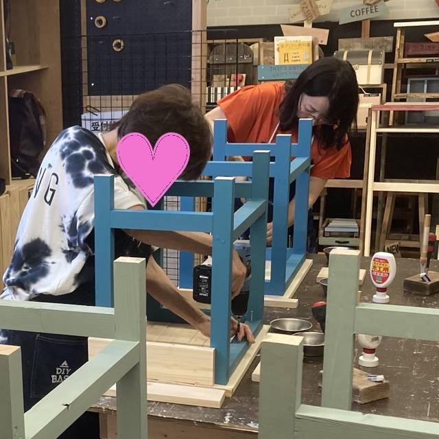 ishikyoka's tweet photo. 『#DIY ③』
ミニディスクのワークショップ
高さ50㎝と子供に丁度良いサイズ
子供用スツールと合わせても良いね♪
1年以内に4ステップ参加できたので、次から私はDIYマスター😍
#diybase
#府中
#ミニディスク https://t.co/bTc2xiIBBe