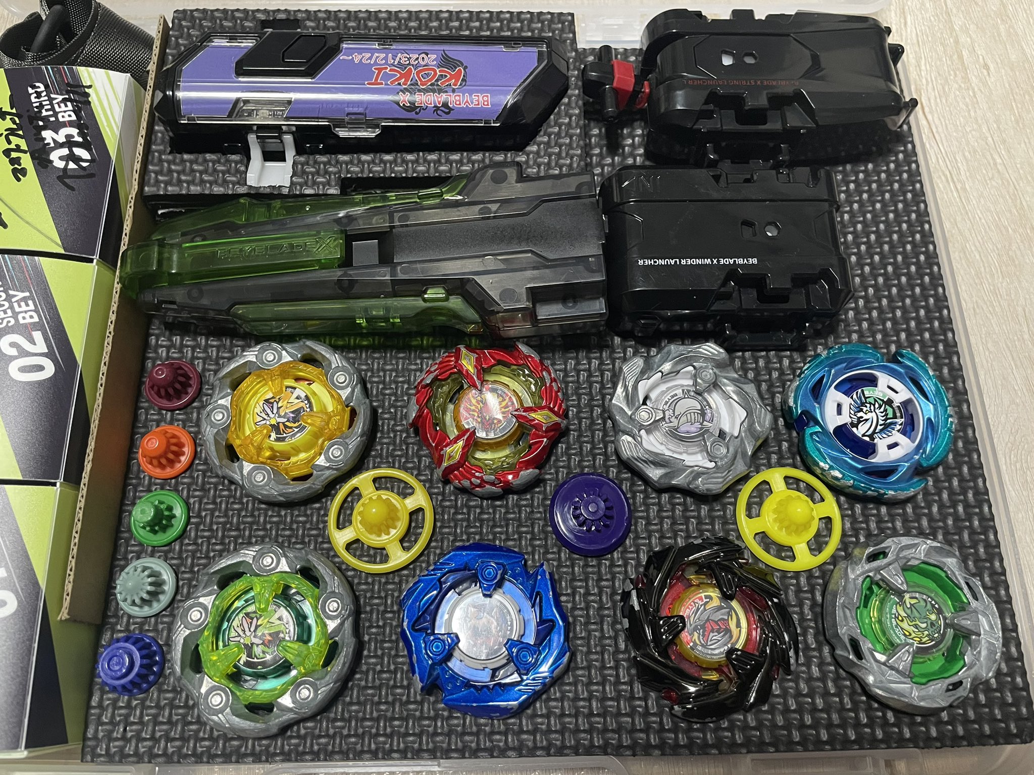 ベイブレード自作アタッシュケース付き ベイブレードX 自作アタッシュケース作ってみた｜麻倉まくら