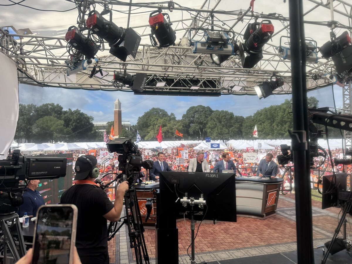 SpencerTomsett's tweet photo. Immensely grateful to @McKay_Julie for balancing everything she had going on this week while giving @UA_NSMA members the chance to go behind the scenes of @CollegeGameDay . The students loved the experience and getting to meet some of their broadcasting idols!! @uaccis @ua_jcm https://t.co/ykvGiUOWyu