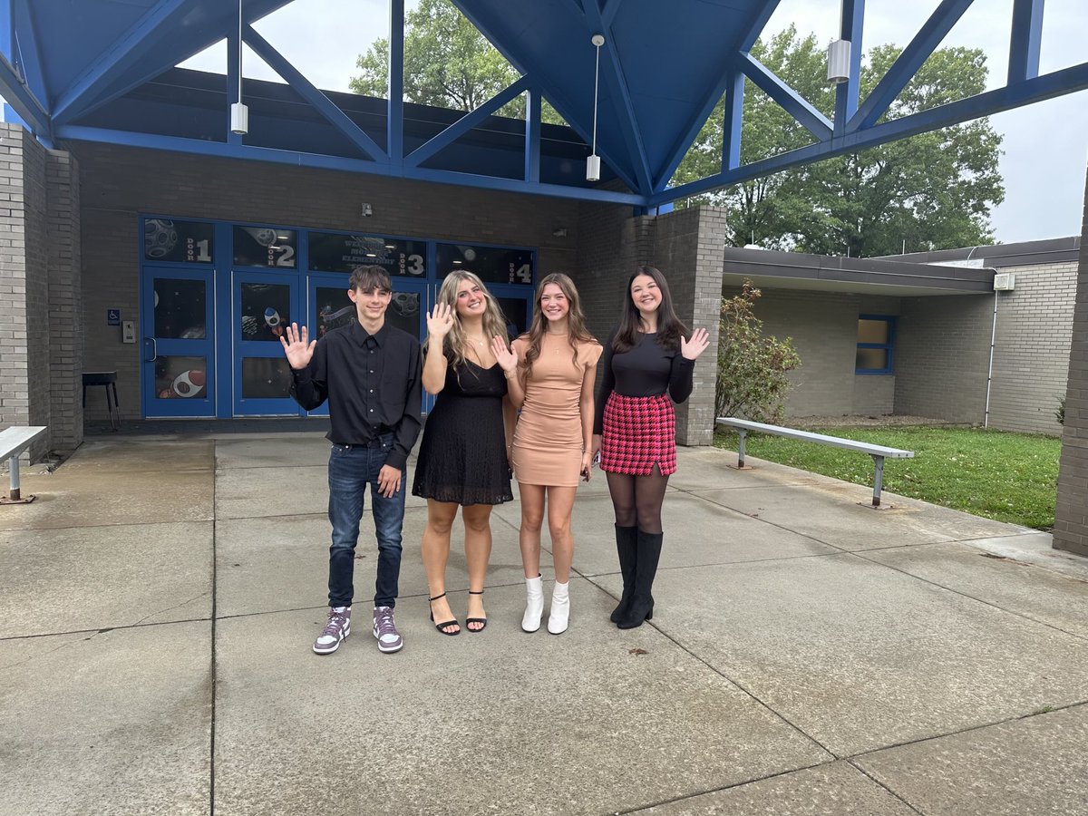 A few members of the 2024 Homecoming Court visited their old elementary schools this morning. Go Rockets! 🚀 👑 ⁦<a href="/SRAHSATHLETICS/">Slippery Rock Athletics</a>⁩ ⁦<a href="/SRSD_Library/">Slippery Rock Library</a>⁩ ⁦<a href="/SR_HS_stuco/">SRHS Student Council</a>⁩ #classof2025