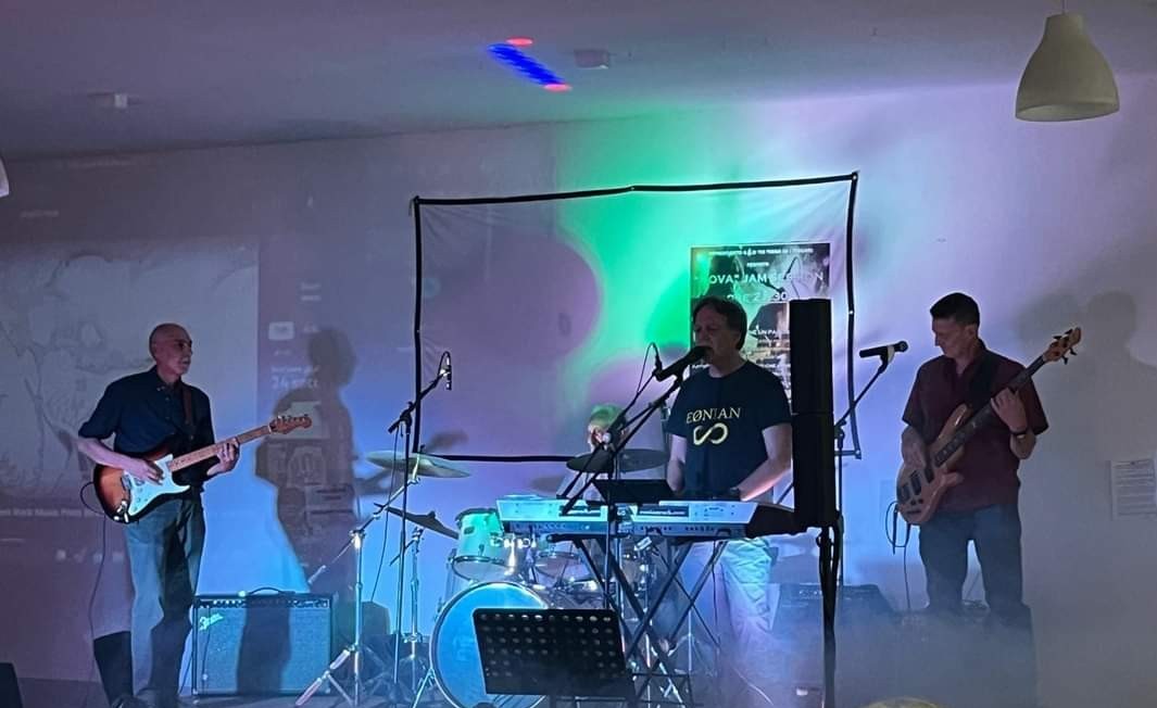 Latest gig at Nova!
#eonianrock #jam
