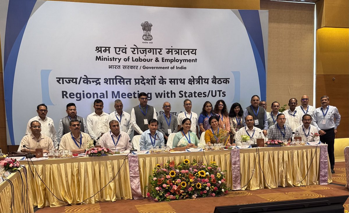 Great initiative by MOLE. Congratulations for a very successful Resional state conference in lucknow 
⁦<a href="/LabourMinistry/">Ministry of Labour & Employment, GoI</a>⁩ 
⁦<a href="/PMOIndia/">PMO India</a>⁩ 
⁦<a href="/myogiadityanath/">Yogi Adityanath</a>⁩ 
⁦<a href="/AtalAwasiya/">ATAL AWASIYA VIDYALAYA, UTTAR PRADESH</a>⁩
