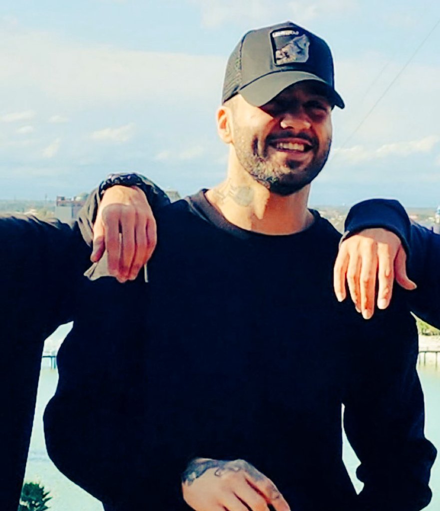 ترسوهای تاریخ چرا پسرِ ایرانو آزاد نمیکنید؟.....
#توماج_صالحی‌
#FreeToomaj