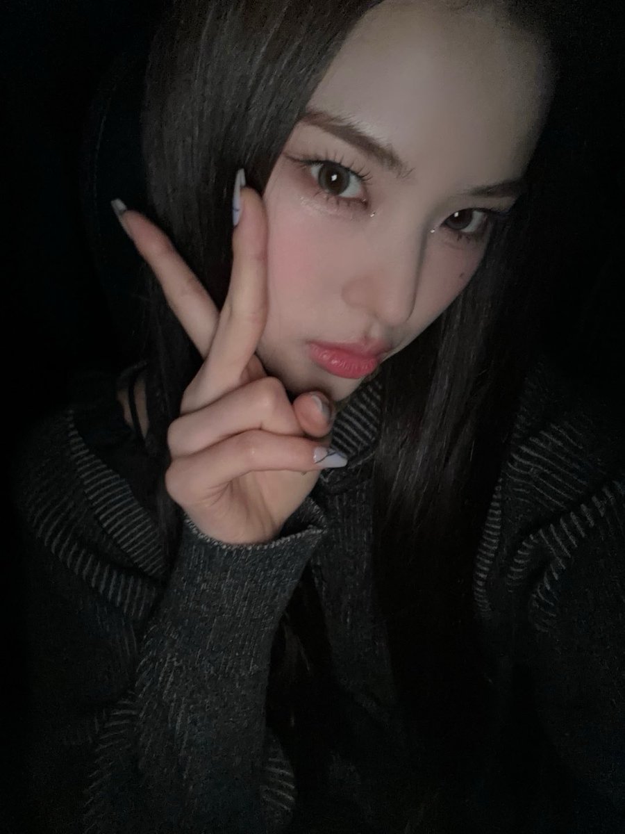 izna_offcl's tweet photo. [izME📮]

🇩🇪🖤✈️🤍🇰🇷

#izna #이즈나
#MAI #마이 https://t.co/WN3ogs8LAq