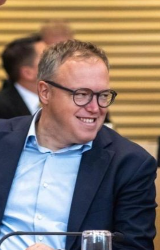 MARIO Voigt gehört mit zu den widerlichsten Politikern, die die CDU hervorgebracht hat

Wie ist eure Meinung ?