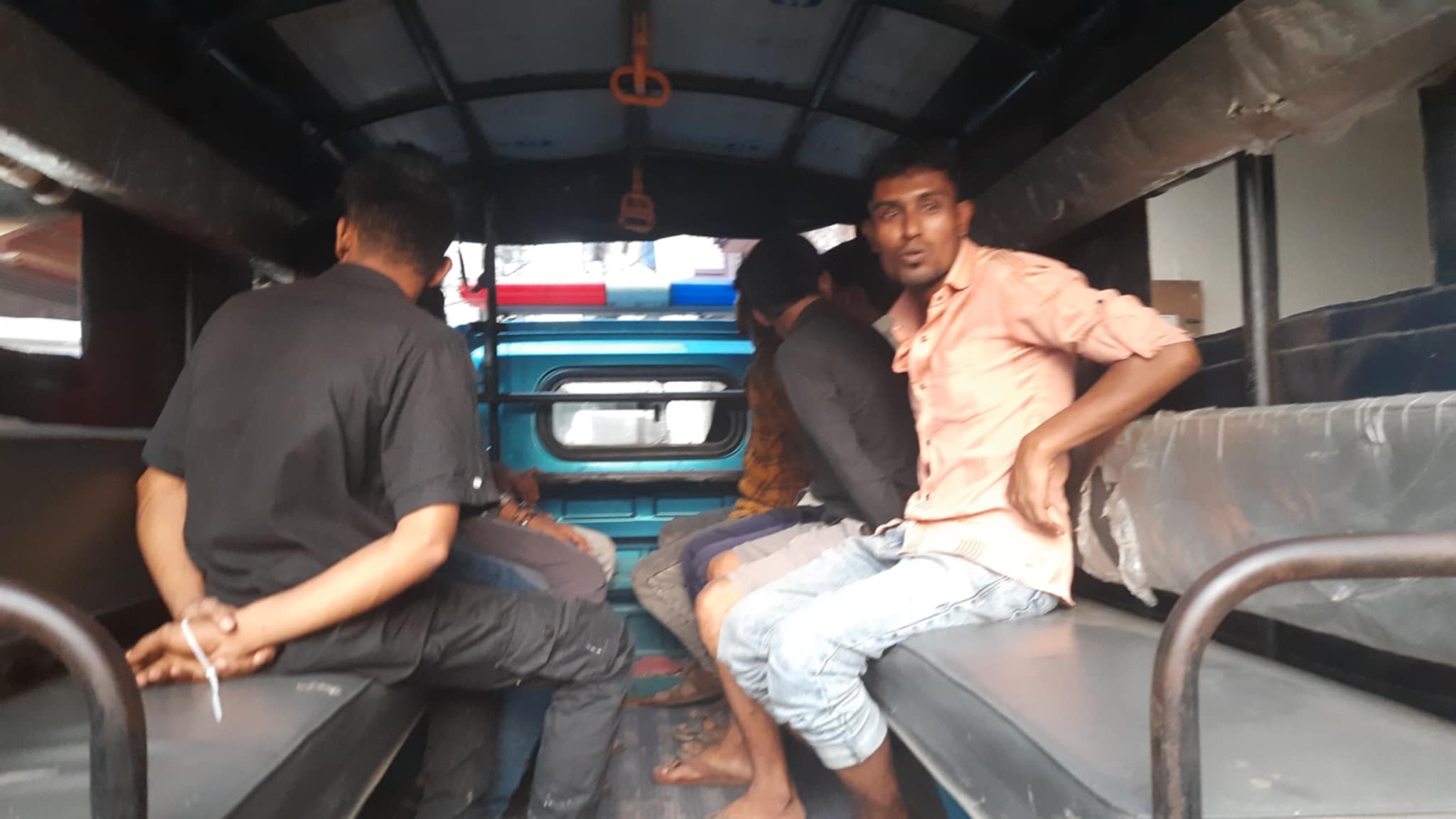 কোনাবাড়িতে পোশাক কারখানায় ভাংচুর করার চেষ্টা, আটক-৮