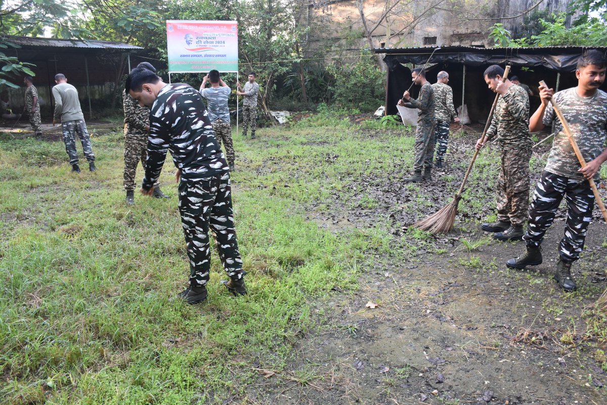 CRPF 62 BN (@62crpf) on Twitter photo Sanitation work, safai mitra & awareness programs held at surroundings of KOTWALI P.S. Ambikapur by 62BN CRPF #SHS2024 #SwachhataHiSeva2024 #SwabhavSwachhata #SanskaarSwachhata
<a href="/crpfindia/">🇮🇳CRPF🇮🇳</a> <a href="/crpfindia/">🇮🇳CRPF🇮🇳</a> <a href="/HMOIndia/">गृहमंत्री कार्यालय, HMO India</a> <a href="/PIBHomeAffairs/">Spokesperson, Ministry of Home Affairs</a> <a href="/PMOIndia/">PMO India</a> <a href="/DARPG_GoI/">DARPG 🇮🇳</a> Sanitation work, safai mitra & awareness programs held at surroundings of KOTWALI P.S. Ambikapur by 62BN CRPF #SHS2024 #SwachhataHiSeva2024 #SwabhavSwachhata #SanskaarSwachhata
<a href="/crpfindia/">🇮🇳CRPF🇮🇳</a> <a href="/crpfindia/">🇮🇳CRPF🇮🇳</a> <a href="/HMOIndia/">गृहमंत्री कार्यालय, HMO India</a> <a href="/PIBHomeAffairs/">Spokesperson, Ministry of Home Affairs</a> <a href="/PMOIndia/">PMO India</a> <a href="/DARPG_GoI/">DARPG 🇮🇳</a>