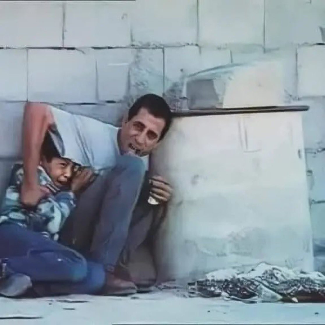 MyPalestine0's tweet photo. 24 عاماً
30 سبتمبر 2000

كنا نحكى حكاية محمد الدرة وكنا نظن انها لن تتكرر فاصبحت اليوم مشهدا متكررا في غزة! https://t.co/rRh0Ac4cLT