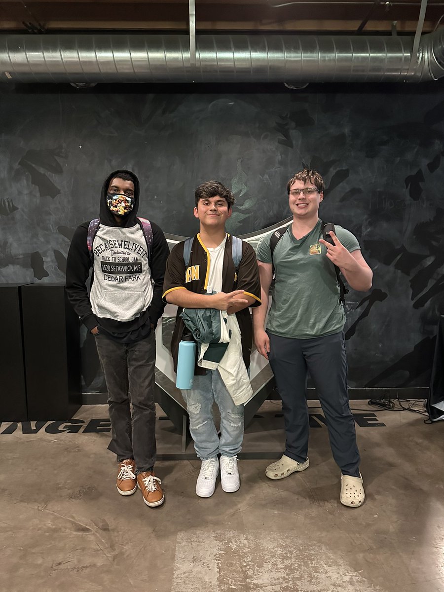 Yrneh2003's tweet photo. And that’s a wrap on The Tigers Den presented by Gen.G!

Congrats to our Top 3:

🥇@Kurama_Smash 
🥈@LammersSSBU 
🥉@vuhladdin 

Thank you so much to everyone that competed and watched the event. Special shoutout to Stanz and Charles for holding down comms the entire day!

#TDGG https://t.co/Z6s3kubt6C