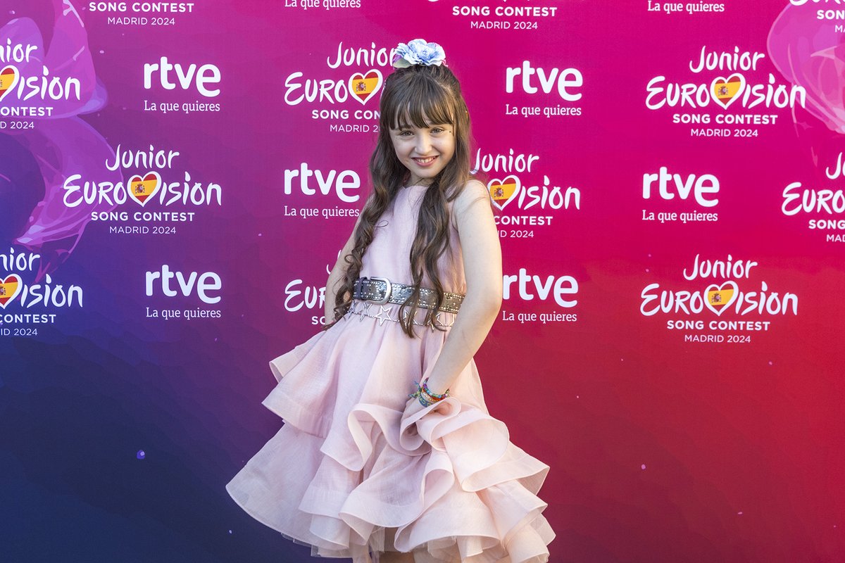 eurovision_tve's tweet photo. El lunes 7 de octubre, a partir de las 11, Chloe DelaRosa nos develará su tema para #EurovisionJunior2024 💃

¡QUÉ NERVIOS! 🤩🤩

#LetsBloom #JESC24 https://t.co/ORzTlAxUGd