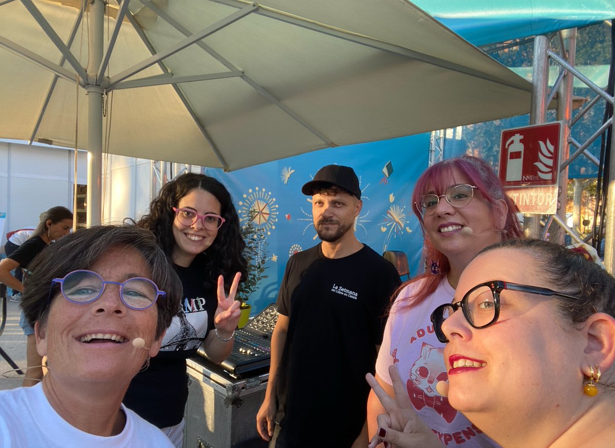oosocomic's tweet photo. Ja bentornats a #Prades agraïm a tothom qui a fet cap al #ooso refugi de @LaSetmana. Sou el nostre motor😊
🫶Agraïr especialment a la @DeirAmeba i a la @Miyichi de @shojospain i a la @Jaycestudio de @LesLladresTemps per donar cabuda al #shojo i #silverday 🙌. 📷@LaSetmana https://t.co/MwZAb0hVvE