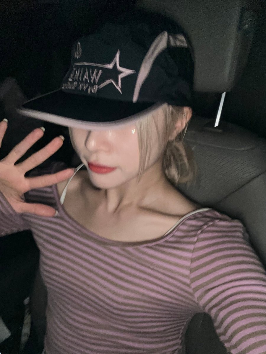 youngtaepics's tweet photo. Passenger Princess Tatter
#베베 #태터
#BEBE #Tatter https://t.co/DK8pc4gyaF