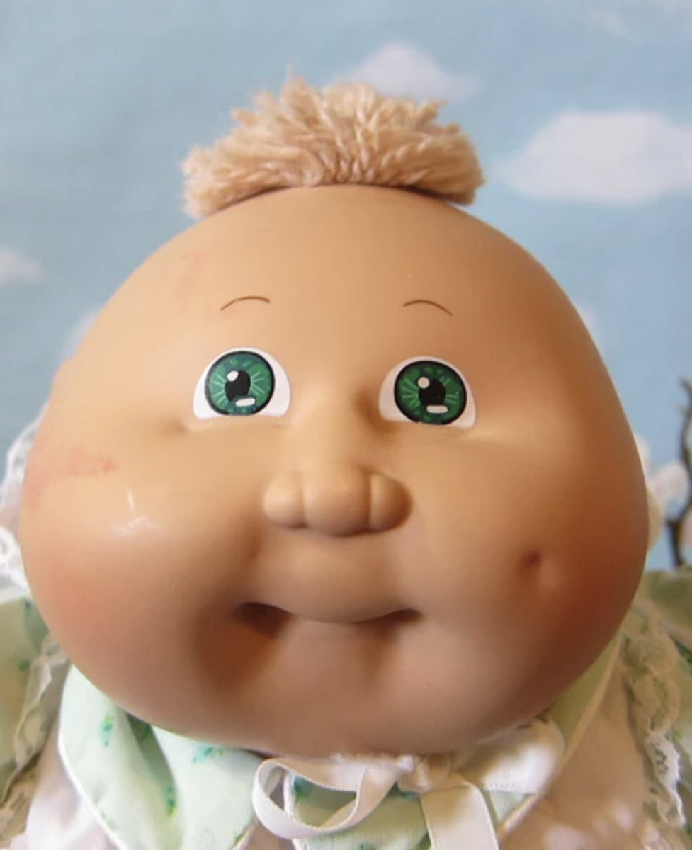 Wallflower2u's tweet photo. RAMEN HEAD is LOSING his NOODLES
That FLESH HEAD BAND is getting so
BAD he looks like a CABBAGE PATCH
KID that had that LITTLE PATCH of HAIR
in the MIDDLE of their HEAD🤣
#SisterWives #TLC @TLC #RamenHead
#CabbagePatchKids #Kody
#LostHisReligion&Noodles