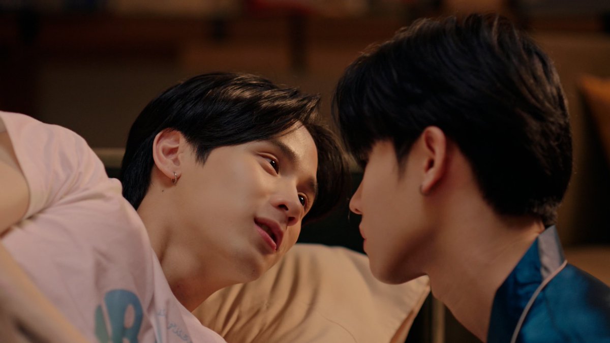 luvsupanut's tweet image. I'm so happy that Jewel and Tan are together. They're not lonely anymore. That makes me happy, they are my favorite characters.
Ps: Tan was cheeky 5555
RYUJAVA SMN EP9
#SummerNightTheSeriesEP9
@ryuptb #ryuptb @javabh28 @javabh #Ryujava