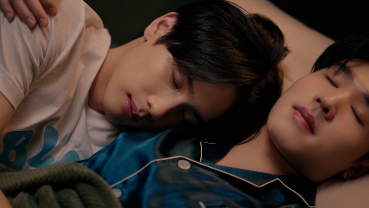 luvsupanut's tweet image. I'm so happy that Jewel and Tan are together. They're not lonely anymore. That makes me happy, they are my favorite characters.
Ps: Tan was cheeky 5555
RYUJAVA SMN EP9
#SummerNightTheSeriesEP9
@ryuptb #ryuptb @javabh28 @javabh #Ryujava