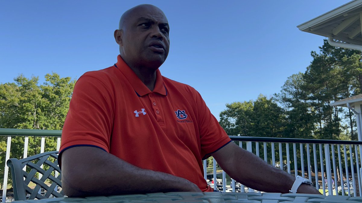 NathanKing247's tweet photo. Charles Barkley has donated $2 million to Auburn women’s athletics this year, and $1 million to Johnnie Harris’ women’s basketball program specifically. 

“It’s a great time to be in women’s sports … and I don’t want Auburn to be left behind.” https://t.co/MsEu22kQLe
