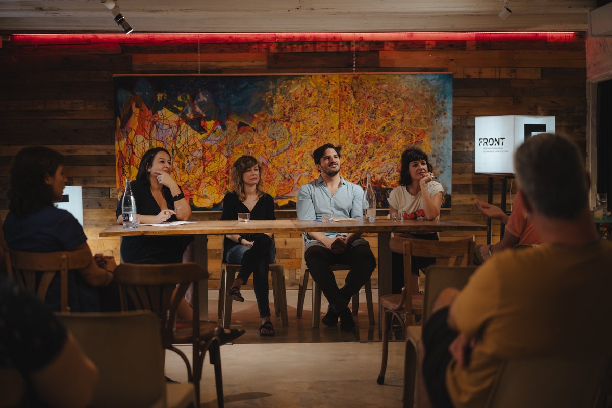 bluverdcom's tweet photo. 🎬 Aquest cap de setmana hem estat a la @MostraFront, Mostra Internacional de Cinema de Conflicte i Pau (Roquetes, del 26-S al 5-O)
Des de Bluverd hem gestionat:
👉 atenció als mitjans
👉 notes de premsa
👉 protocol
📲 https://t.co/3yW3hSlwNN
#MostraFRONT #cinema #somBlu #Cultura https://t.co/ajPZRV54Xs