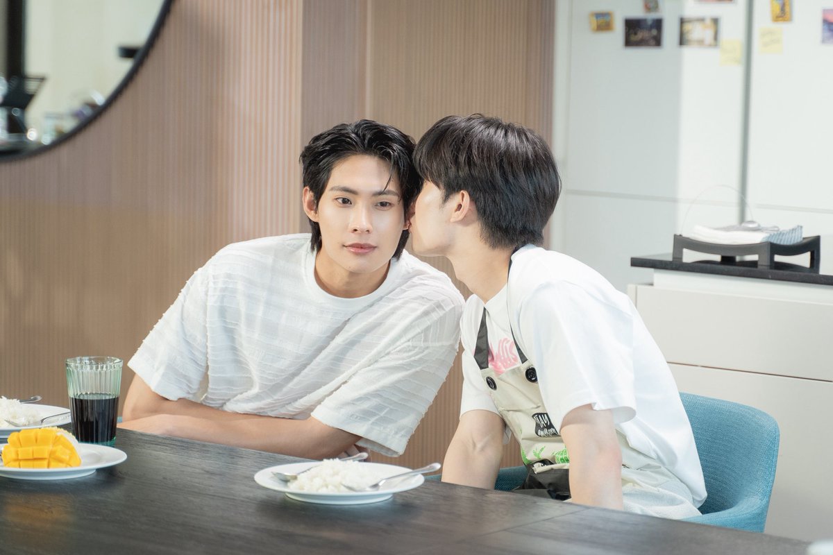 TutorKrp's tweet photo. อุ้ยยย โดนจุ้บเฉยย

BOTWEP9
#BattleOfTheWritersEP9 https://t.co/p9JtROhy2A