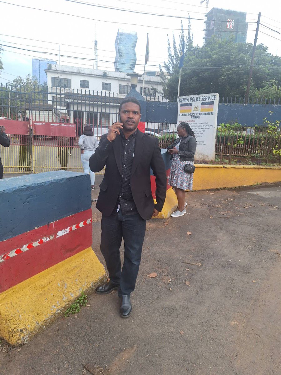 husskhalid's tweet photo. We're presently at Nairobi Area Regional Police Headquarters, occupying the place with family, lawyers, friends and colleagues of @morarakebaso. When arresting Morara, police took his phones and now they have denied us access and he's being held in communicado. Impunity of the highest order!