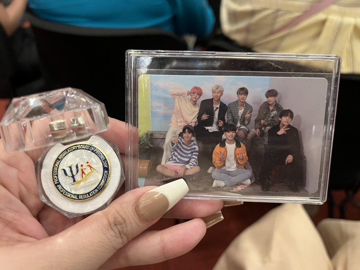 kwin_bangtan's tweet photo. Took my babies with me at PICC for the oathtaking ceremony ๐๐@BTS_twt #batchgecko #rpmtwt https://t.co/LW41k6rtwh