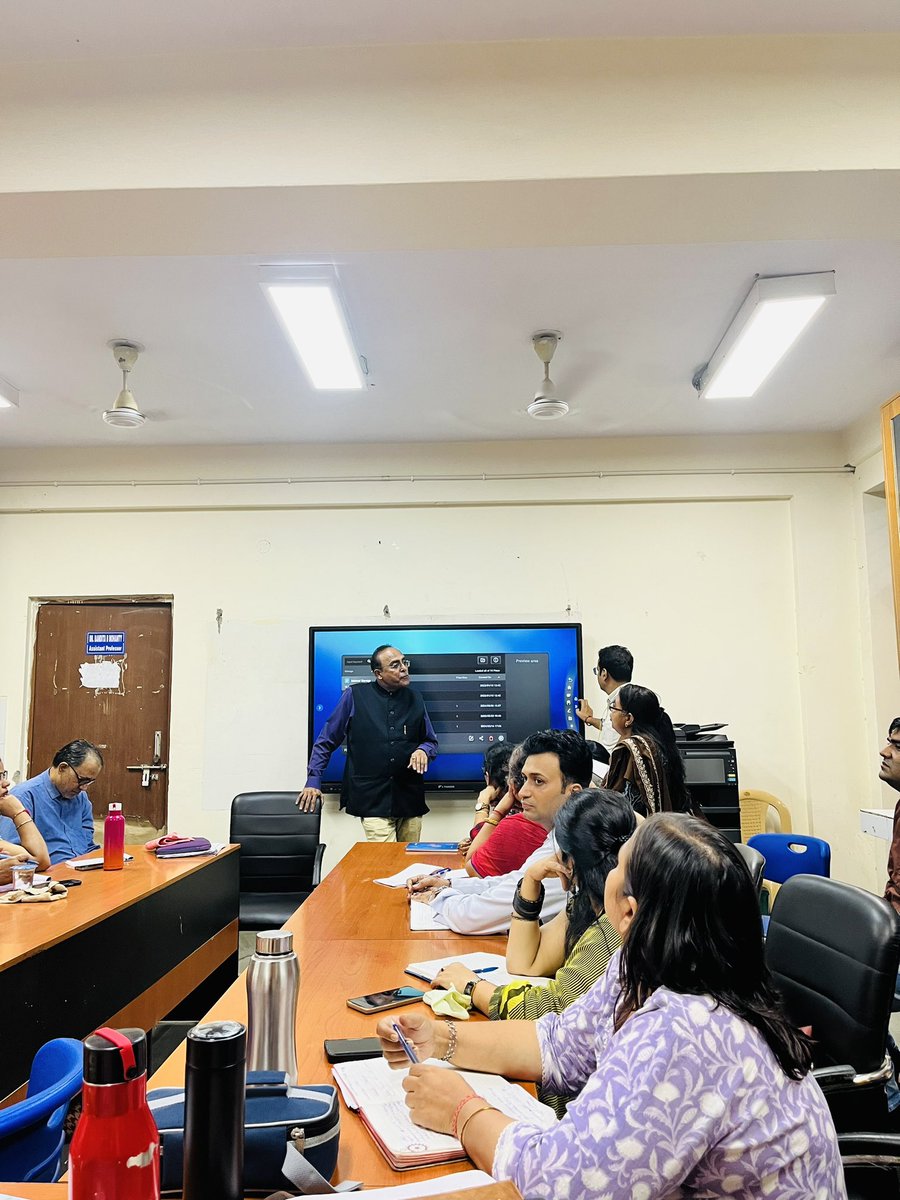 Anu_DOE's tweet image. Meetings truly resonate when officers evince trust and actively engage in the process.
Today, we were honored by the presence of Addl Director of Education, Rita Sharma Ma'am, and DDE Zone 1 Sanjay Chawala sir, enriching our DPCM with their invaluable insights and suggestions.