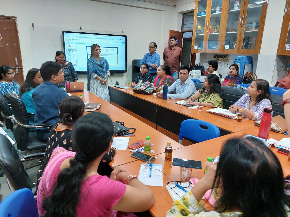 Anu_DOE's tweet image. Meetings truly resonate when officers evince trust and actively engage in the process.
Today, we were honored by the presence of Addl Director of Education, Rita Sharma Ma'am, and DDE Zone 1 Sanjay Chawala sir, enriching our DPCM with their invaluable insights and suggestions.