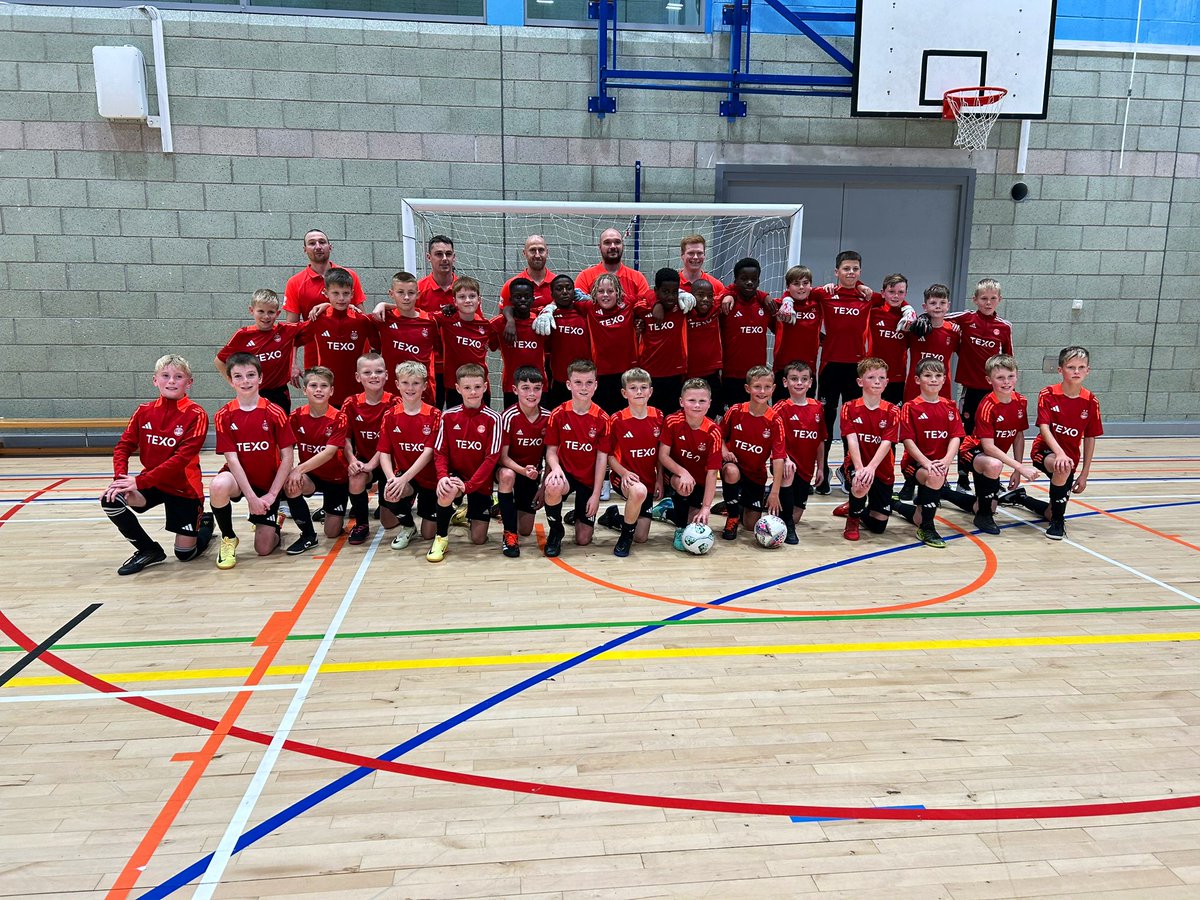 Aberdeen FC Youth Academy (@aberdeenfcyouth) on Twitter photo A big thank you to the coaches at the <a href="/AberdeenFutsalA/">Aberdeen Futsal</a> who delivered a fantastic futsal session for our U11 and U12 players last week.
#StandFree 🔴 A big thank you to the coaches at the <a href="/AberdeenFutsalA/">Aberdeen Futsal</a> who delivered a fantastic futsal session for our U11 and U12 players last week.
#StandFree 🔴