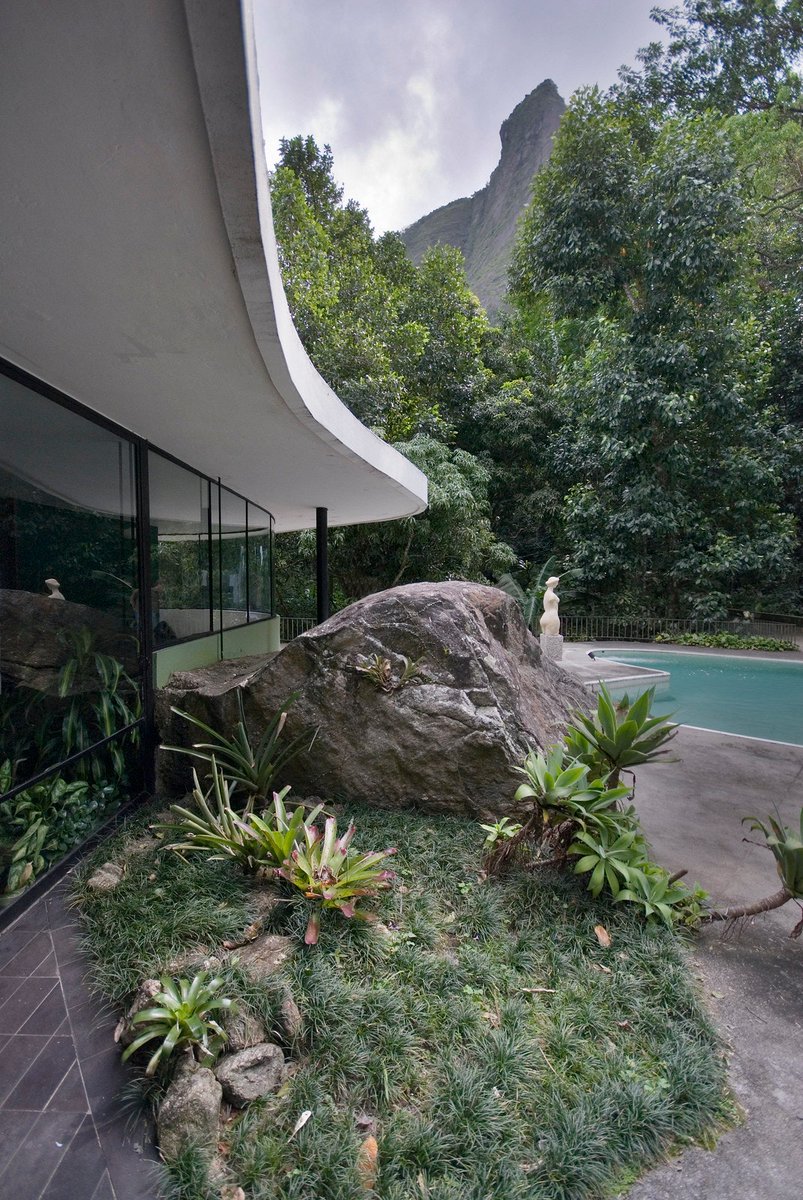 javierubioo's tweet photo. Casa Das Canoas.
Oscar Niemeyer. 1951.

Parece mentira que vaya a hacer 75 años.