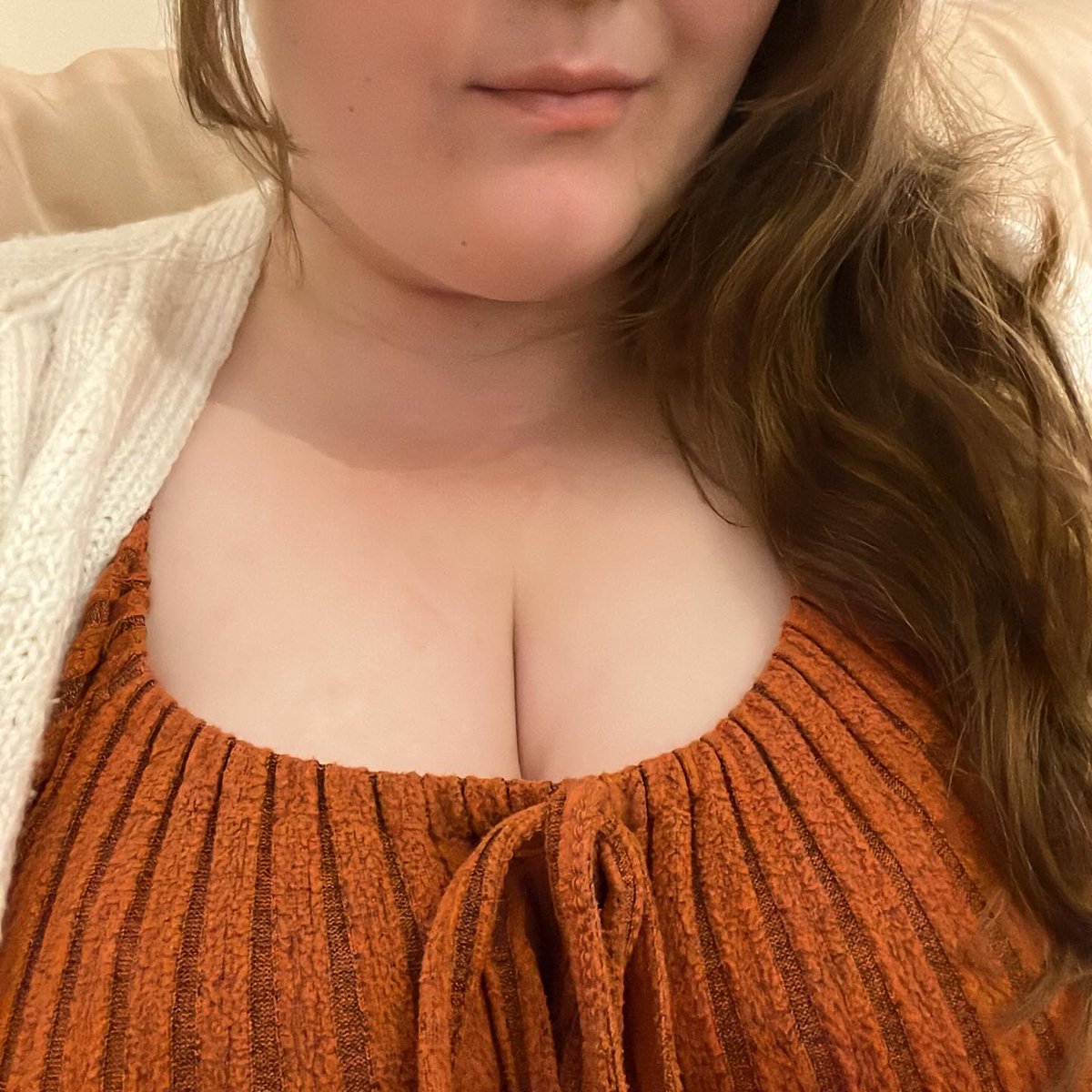 curvygnd's tweet photo. Autumnal orange to match the weather 😊🍁🧡 https://t.co/UG8t3S4eQM