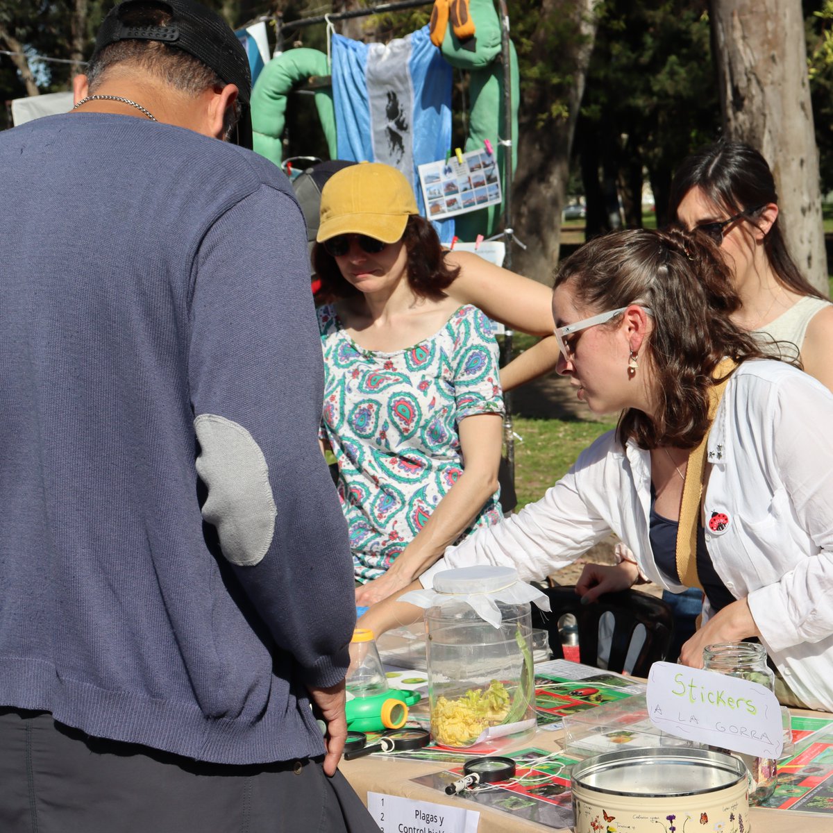 cepave_conicet's tweet image. Este sábado, el CEPAVE dijo presente en el II Festival en Defensa de la Ciencia Soberana y la Educación Pública en el Paseo del Bosque, donde más de 100 proyectos de investigación, extensión, educación, arte y comunicación se reunieron en una hermosa e intensa jornada.