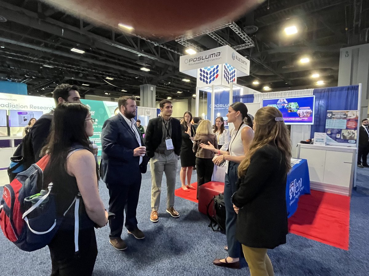 #ASTRO24 ⁦<a href="/ASTRO_org/">ASTRO</a>⁩ Medical Students @ the UPenn Booth #1942 inquiring from our Residents about our Educational Programs ⁦<a href="/PennRadOnc/">Penn Radiation Oncology Residency</a>⁩ ⁦<a href="/PennMedPhys/">Penn Medical Physics Residency</a>⁩ ⁦<a href="/PennPalliative/">PennPalliativeCare</a>⁩ ⁦<a href="/DrewMoghanaki/">Drew Moghanaki</a>⁩ ⁦<a href="/NehaVapiwala/">Neha Vapiwala</a>⁩ ⁦<a href="/MKromchad/">Marlene Kromchad</a>⁩