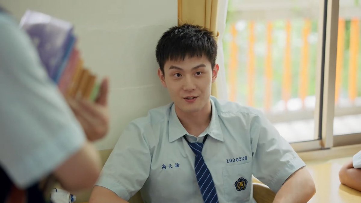 FajarHyeong's tweet photo. 📺 Taiwanese Series
The On1y One /  某某 (WeTV,  iQiyi 2024)

Yang duduk depan sheng demi apa ganteng banget tengil juga dan selalu ajak sheng buat berbaur love anak baik 🤭🤭😘😘

#TheOn1yOne #LiuDongqin #BenjaminTsang #AndyChen https://t.co/XZGNLdCjWA