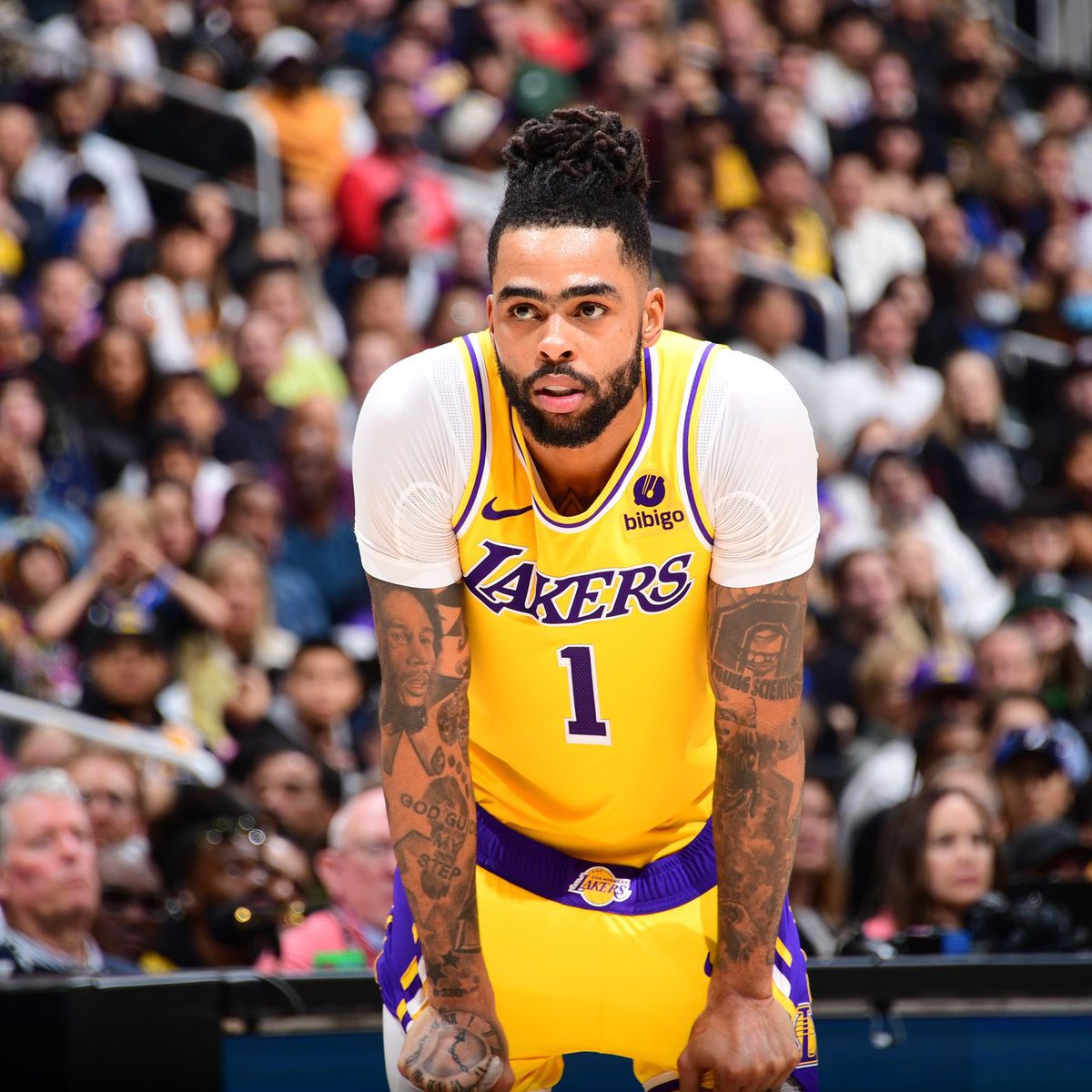 IceyDLo's tweet photo. D’Angelo Russell on JJ Reddick:

“He had nothing but kind words to say to me, I’m not used to hearing that”

“Can you elaborate on that” 

“I think you can 💀… obviously Lakers nation loves me”

DLo bringing the Humor to media day 🤣 https://t.co/ZbYYA0UkUv
