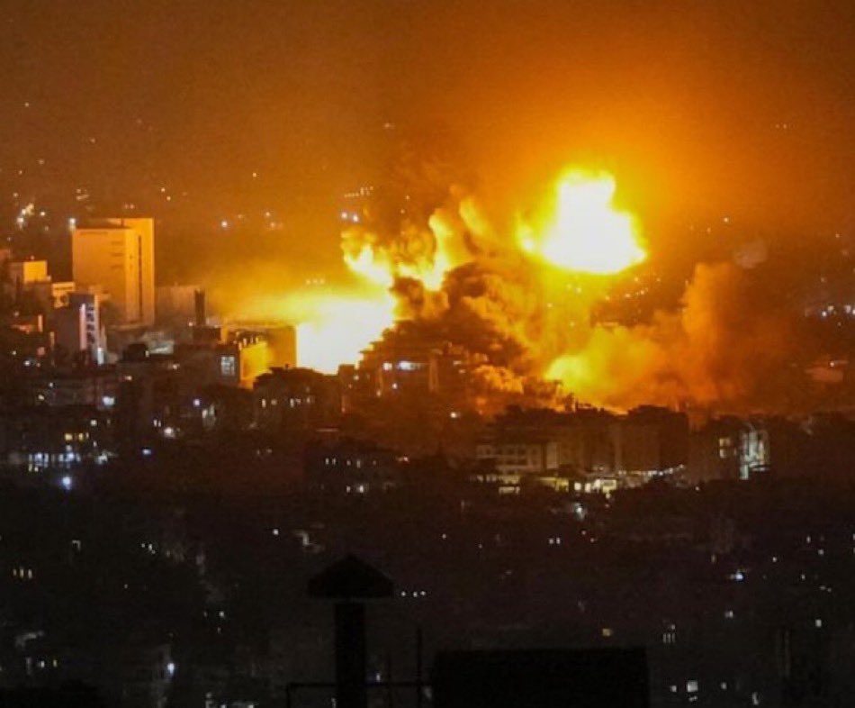 تازہ ترین : اسرائیل کے لبنان پر زمینی حملے کے مناظر
 #LebanonUnderAttack