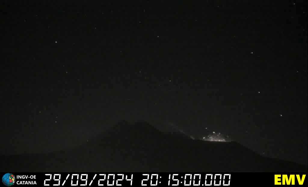 #volcan #volcano #Etna Activité strombolienne dans le Cône Nord-Est/Strombolian activity in the North-East Cone