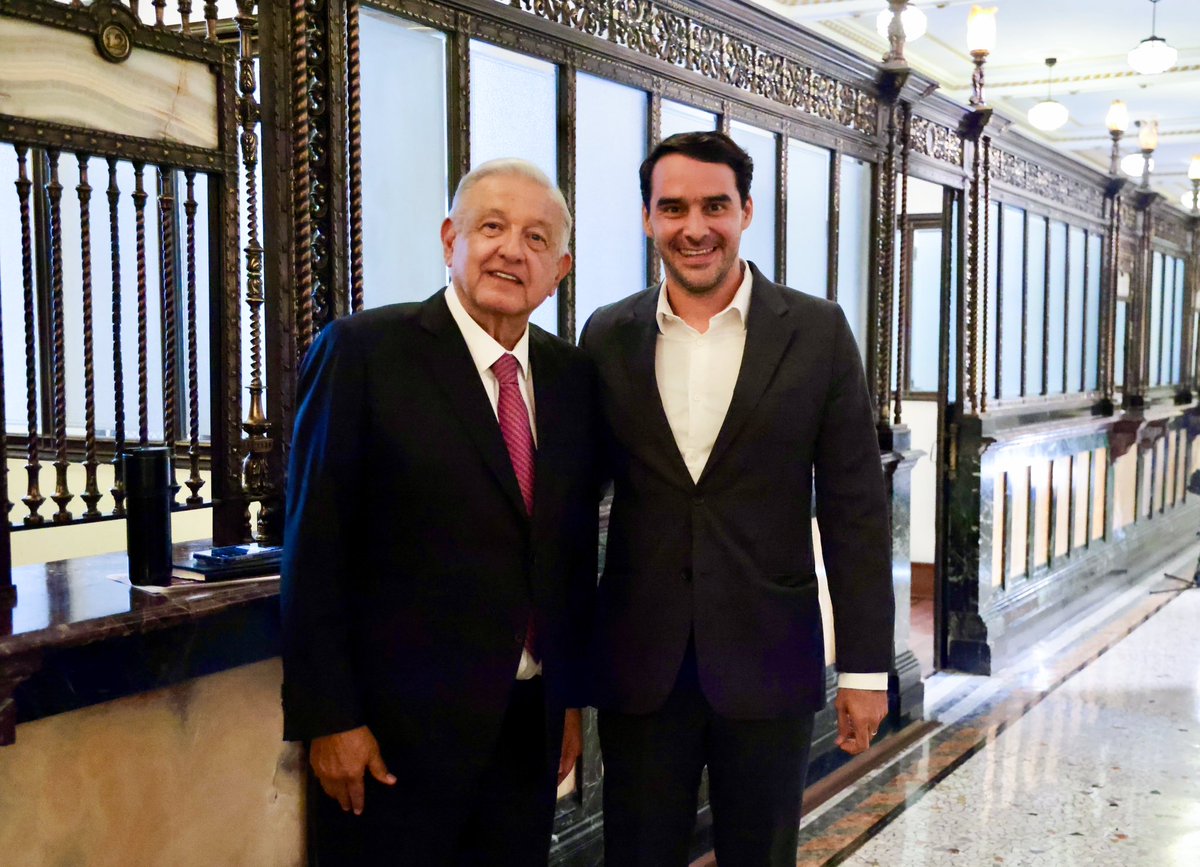 alex_aar's tweet photo. ¡Gracias, Presidente @lopezobrador_ !

#AMLO https://t.co/ux3aBZSSAo