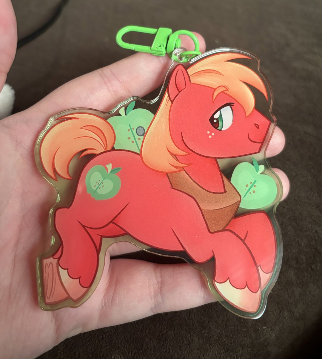 1.5k CELEBRATION GIVEAWAY!! 🎉
To thank you all for helping me reach this point, im giving away a 
CUSTOM KEYCHAIN!
One completely custom keychain of the winners desire! 
Rules and more info are down below! 

THANK YOU ALL! ❤️