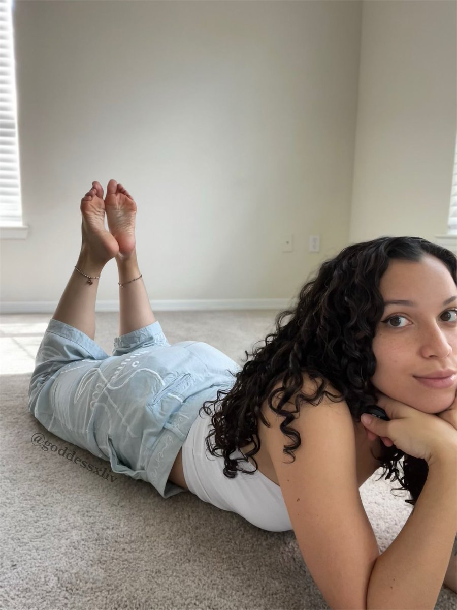 goddessxliv's tweet photo. making your Monday better 🫶🏼✨ https://t.co/rn2Mh3Fbu5
