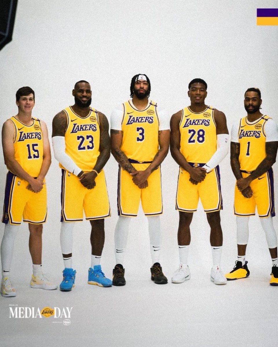 FadeAwayMedia's tweet photo. WHOS BEATING THIS SQUAD IN A 7 GAME SERIES?? 

#LakeShow 👑