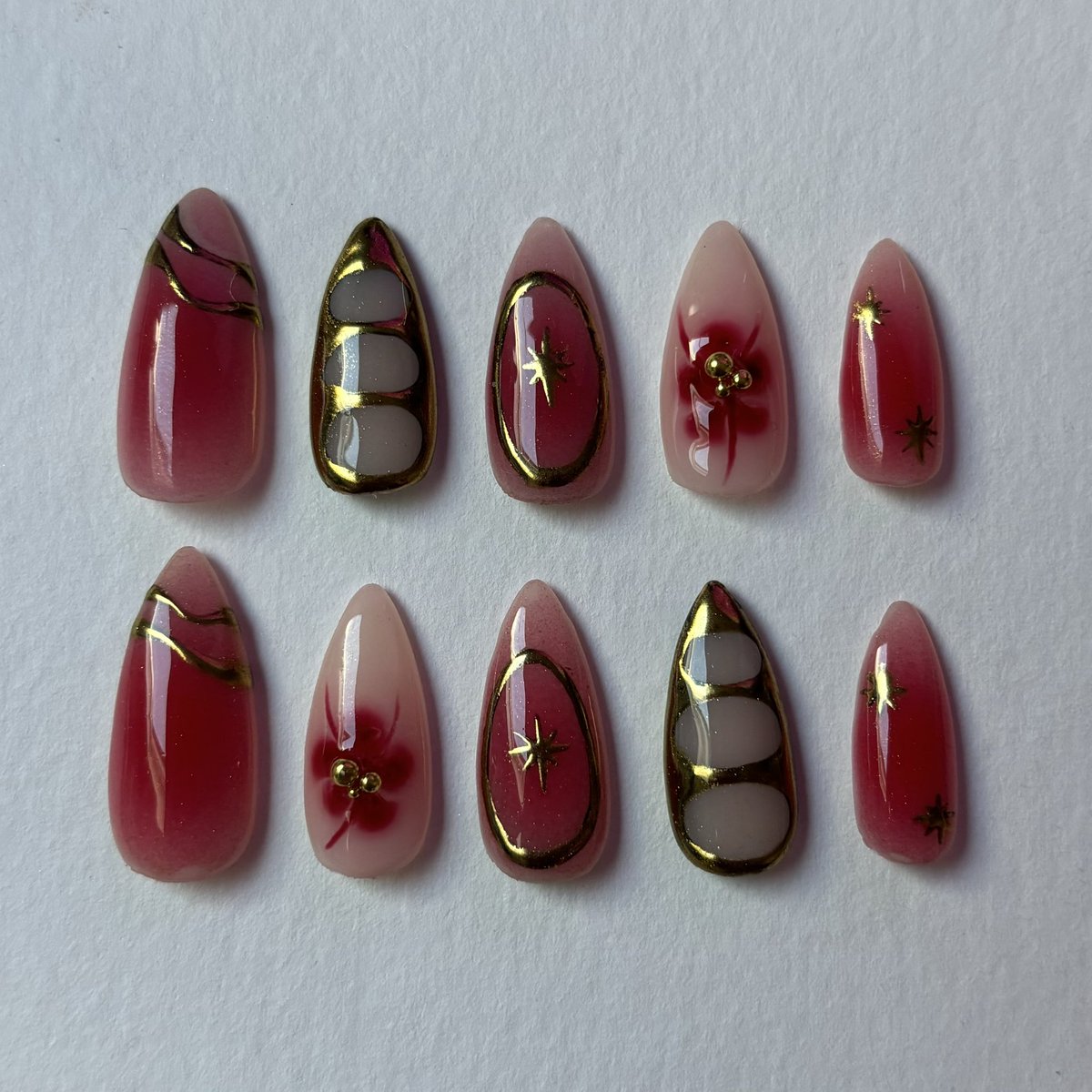 ClaraErgx's tweet photo. Salut ! Je m’appelle Clara et je me suis lancée dans la réalisation de press on nails :) N’hésitez pas à me soutenir sur mes autres réseaux 🫧

 #nail #nails #pressonnails #presson #nailsinspiration https://t.co/Lkb3dFPuU6