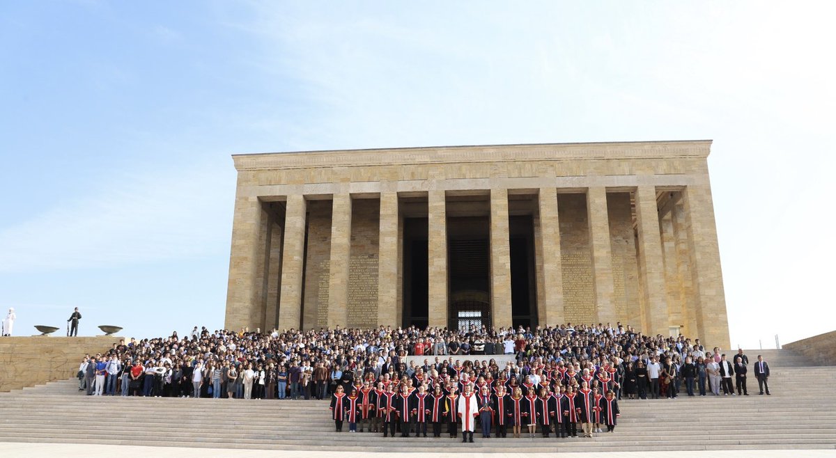 METU_ODTU's tweet photo. ODTÜ 2024-2025 Akademik Yıl Açılış Töreni’ni hocalarımızın ve öğrencilerimizin yoğun katılımıyla gerçekleştirdik. Tören öncesinde öğrencilerimiz, öğretim üyelerimiz ve üniversite yönetimimizle birlikte Anıtkabir’i ziyaret ederek Ulu Önder Mustafa Kemal Atatürk’ün huzuruna çıktık. Ardından ODTÜ Kültür ve Kongre Merkezi’nde öğrencilerimizin konuşmalarıyla başlayan açılış töreni, Rektörümüz Prof. Dr. Ahmet Yozgatlıgil’in açılış konuşması, lisansüstü tez ödüllerinin takdimi ve Prof. Dr. Elif Uysal’ın açılış dersiyle devam etti. İzlemek için 👉 https://t.co/OmeflSJGTI 

#akademikyılaçılışı #ODTÜ #METU #ortadoğutekniküniversitesi #middleeasttechnicaluniversity