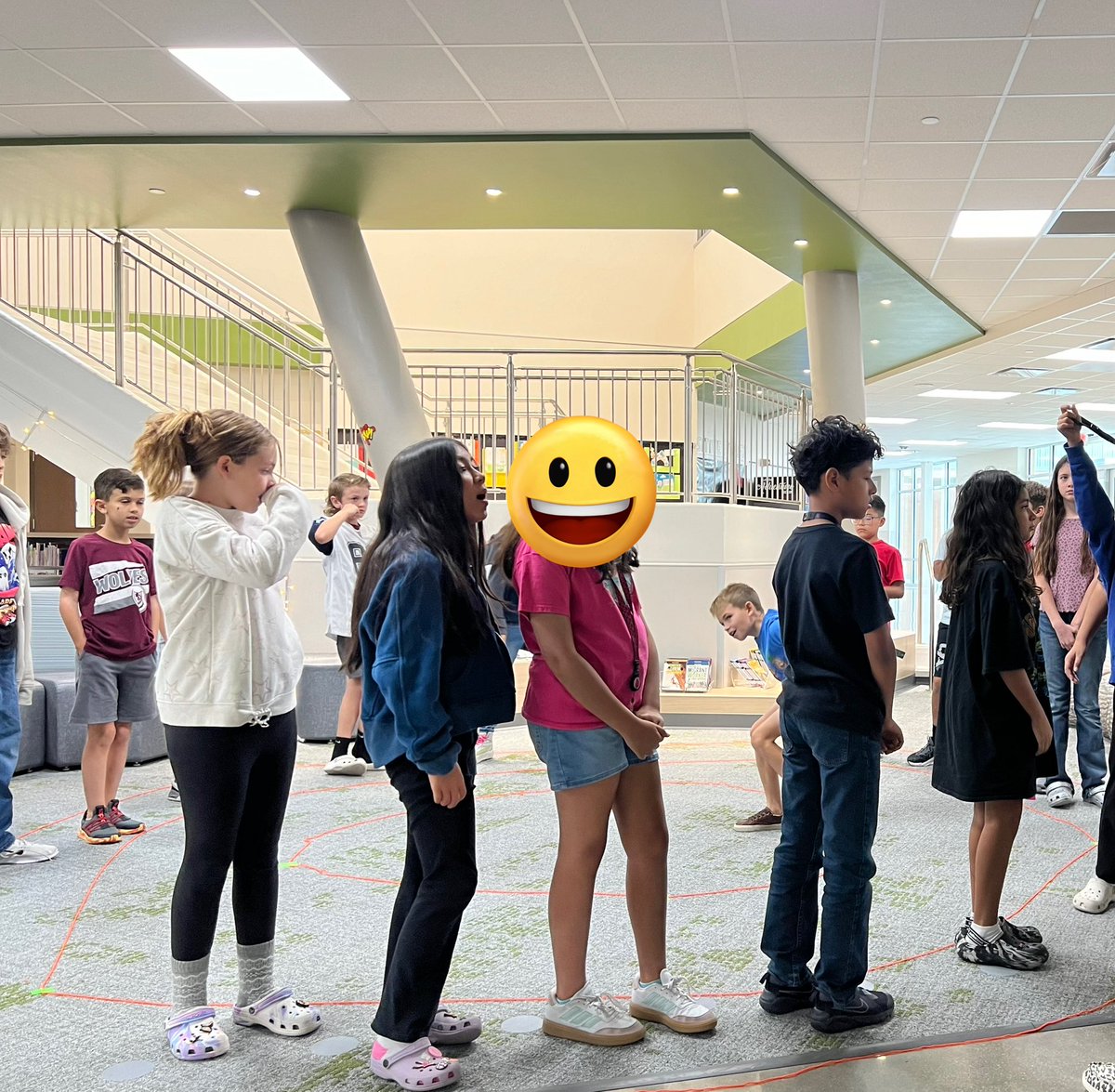 MrsDeLeon3's tweet photo. We used rings on the library floor to learn about Rings of Responsibility. Students identified examples of taking responsibility for themselves, their communities, and their world as digital citizens! @ComalDL #growinggreatness #todayatcces https://t.co/muxEZwbvBH