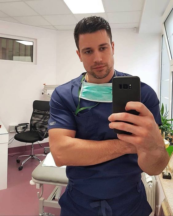 LoganGay748's tweet photo. Who need a doctor? https://t.co/Uu0jDvbseB