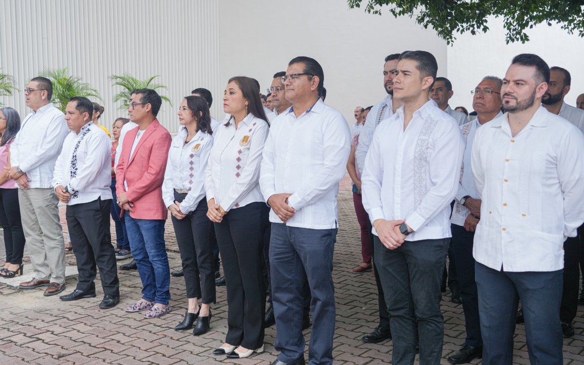 Este lunes 30 de septiembre, las personas servidoras públicas del <a href="/TAChiapas/">TAPJECH</a>, y de la <a href="/sesaech/">Secretaría Ejecutiva del SAECH</a>  se reunieron para llevar a cabo los Honores a la Bandera. En el evento también estuvieron presentes las y los <a href="/CpcChiapas/">CPCChiapas</a>