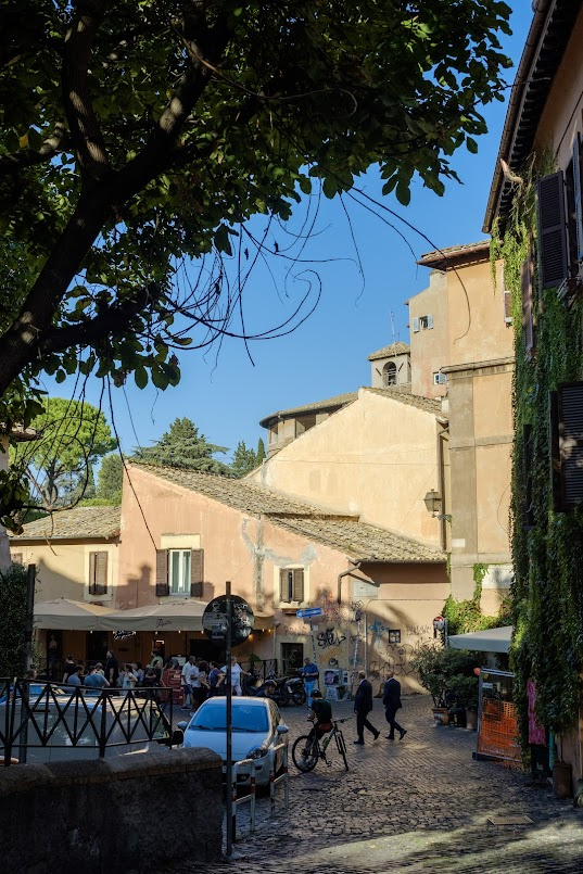 VolakMartin's tweet photo. Jednou se odstěhuju do Říma a budu bydlet v Trastevere. 

Tak. https://t.co/t0oW7MAJ4z