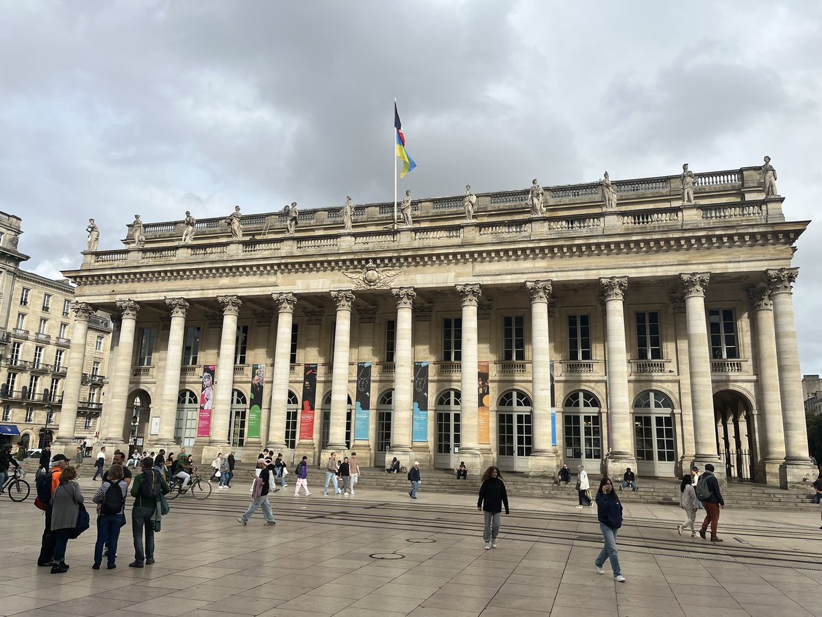 thomarse's tweet photo. Bordeaux baby https://t.co/IoM2KzOd7f