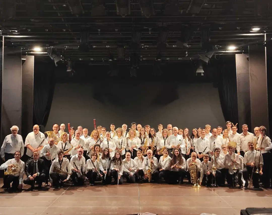 umbages's tweet photo. Ahir vam tocar un estil al que no estem gaire acostumats. Ha sigut tot un repte, mesos d'esforç i preparació. Però ha valgut molt la pena.

Moltíssimes gràcies a tothom que ho ha fet possible. ❤️

@Capital_Sardana @Kursaalmanresa https://t.co/1zXTm9AMcE