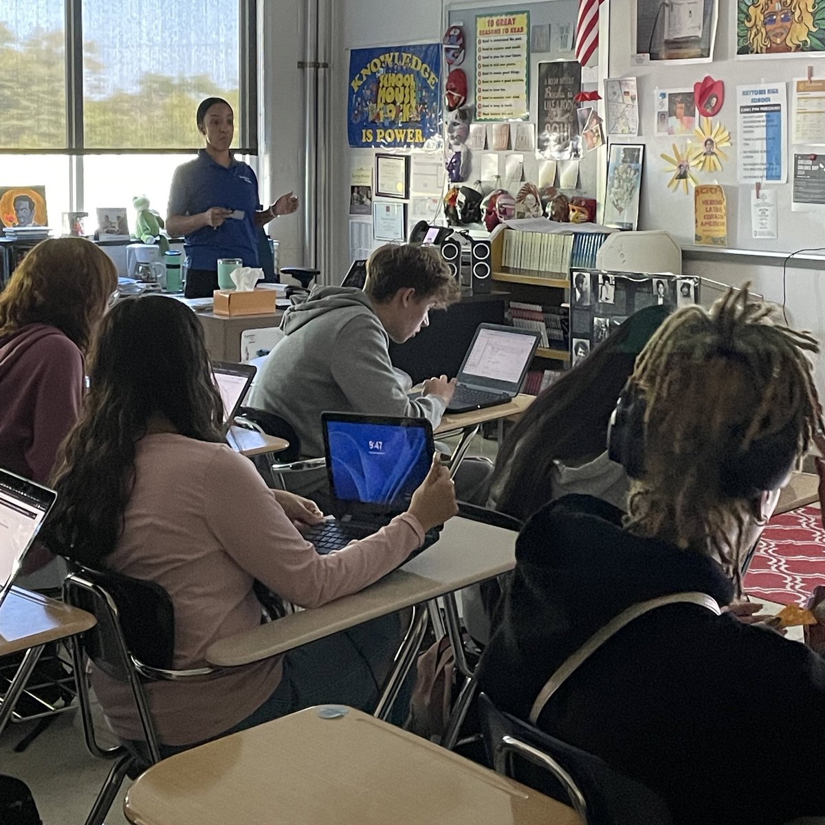 tylercbritt's tweet image. Started this morning at @RaytownHigh for a learning walk with other district leaders. I love seeing HS Ss get excited about seeing their former Elem/MS admin. Bucket filling. Good work from our Bluejays this morning! @RaytownSchools @DrPenK @RQSCAO @RQSHR