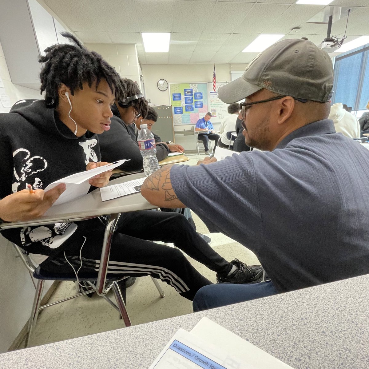 tylercbritt's tweet image. Started this morning at @RaytownHigh for a learning walk with other district leaders. I love seeing HS Ss get excited about seeing their former Elem/MS admin. Bucket filling. Good work from our Bluejays this morning! @RaytownSchools @DrPenK @RQSCAO @RQSHR