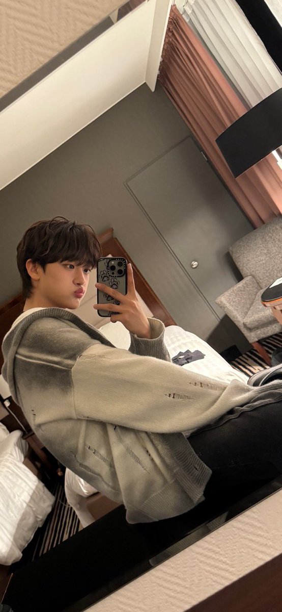 LUN8_members's tweet photo. [#진수]
즐거웠다 독일아ㅏ 잘 있엉

#루네이트 #LUN8 #잘있어독일아 #반가워한국아 https://t.co/iaORhnJgLb